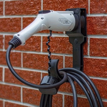 Mbajtese per te Varur Karikuesin e Makines Elektrike ne Mure