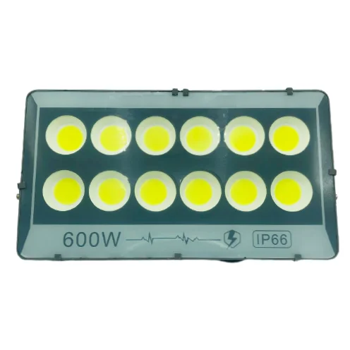 prozhektore led 600w me 12 qeliza