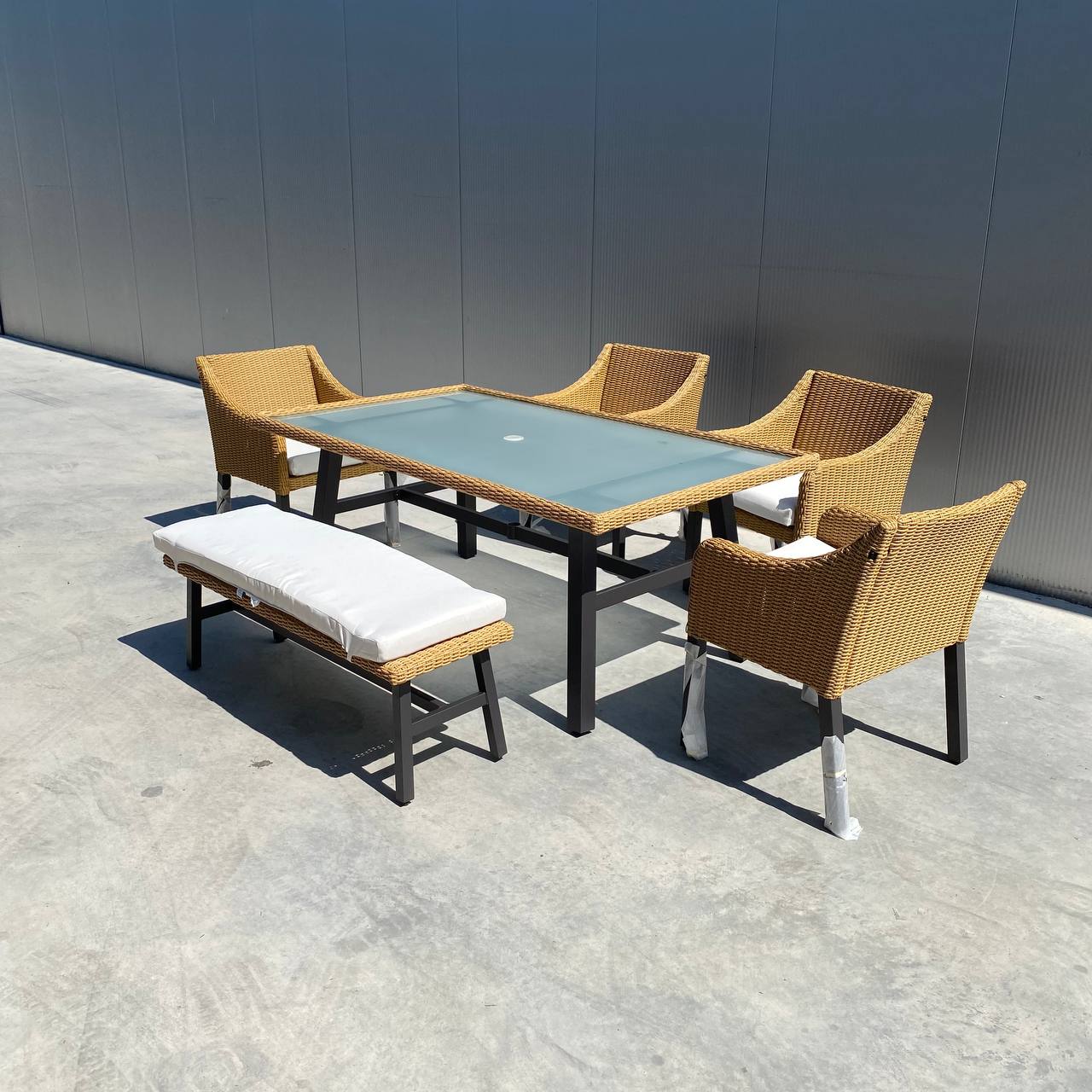 Set Tavoline me Thurje Ratani